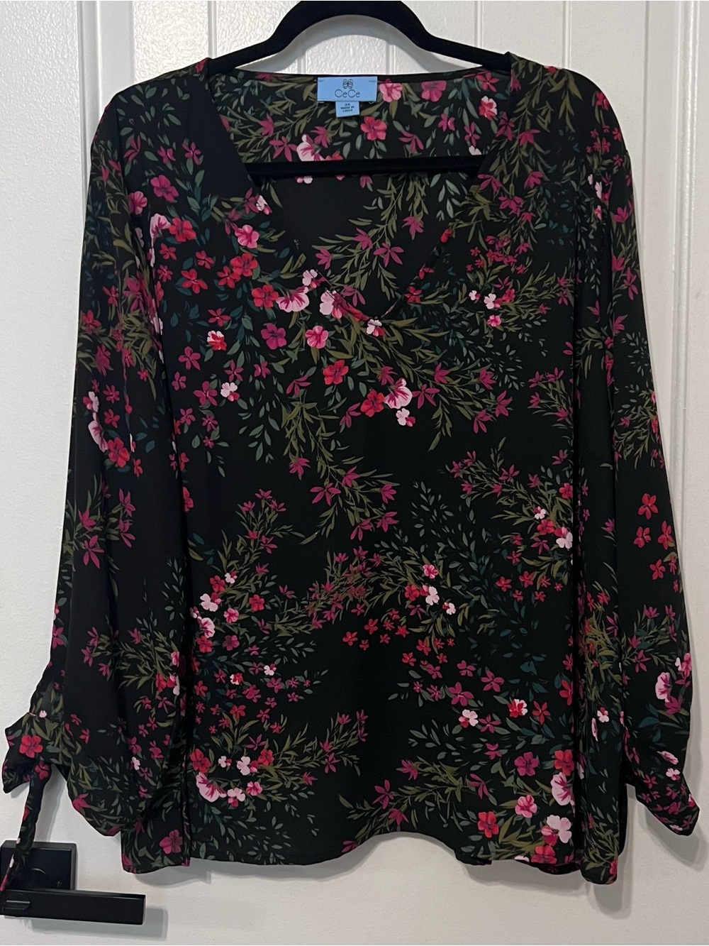 CeCe Black Floral V-Neck Long-Sleeve Blouse 3X